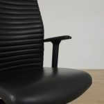 Kontorsstol Excellence H09 (Ny klädsel på armstöd)