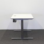 Elektriskt höj-och sänkbart  skrivbord