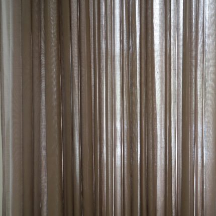 Mullvadsfärgad Gardin