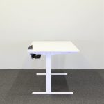 Elektriskt höj- och sänkbart  skrivbord  160 cm