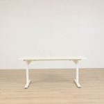 Elektriskt höj- och sänkbart  skrivbord  160 cm