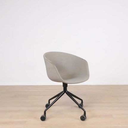 Justerbart konferensbord