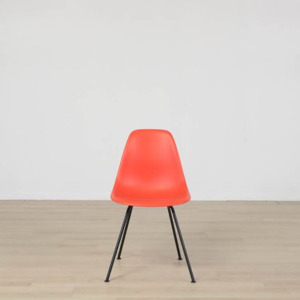 Stol Eames Plastic Chair
