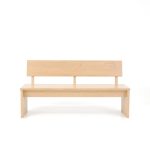 Träbänk med ryggstöd