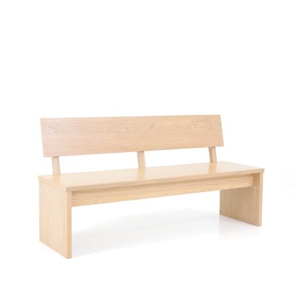 Träbänk med ryggstöd