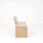 Träbänk med ryggstöd