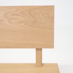 Träbänk med ryggstöd