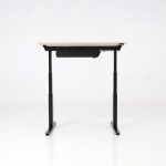 Höj- och sänkbart skrivbord