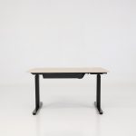 Höj- och sänkbart skrivbord