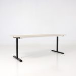 Skrivbord Fast fot